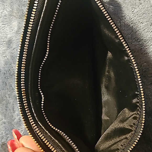 Coach Designer Signature C Style Wallet/Wristlet, Dual Compartments, Zip Closure - Picture 8 of 8